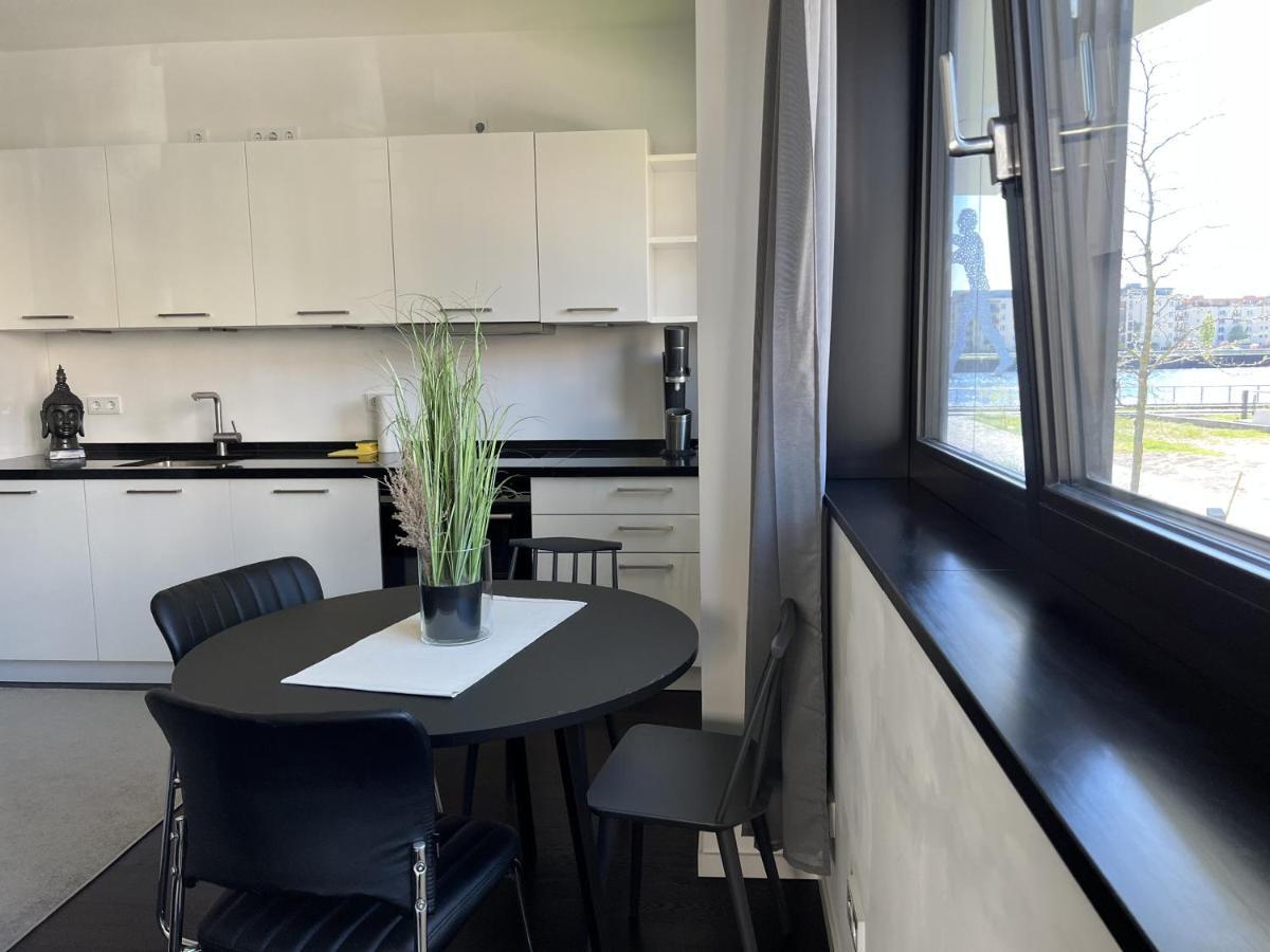 Luxury Waterfront Apartment Berlin Exterior foto